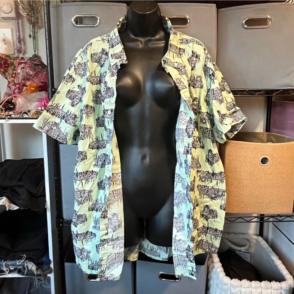 dip Short Sleeve Shirt Jacket in Mint Green with Black Cat Print